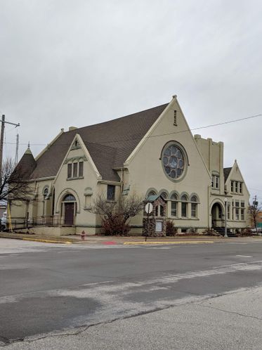 250 S 1st St, Monmouth, IL 61462
